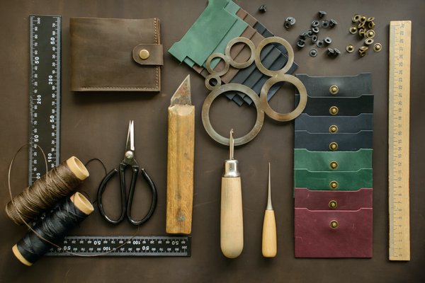 Outils et accessoires en cuir : comment les utiliser et les choisir ?